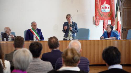 L'assessore Zilli all'evento la "La rinascita del paese", organizzato dal Comune di Venzone nell'ambito delle celebrazioni per il cinquantesimo anniversario del terremoto del 1976.