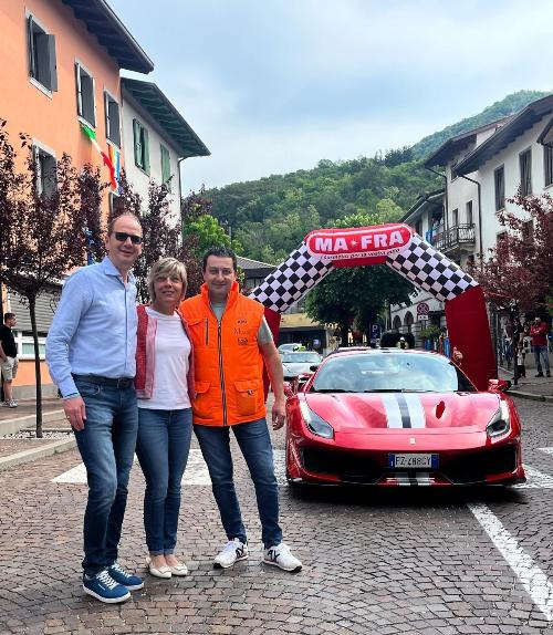 Zilli con il sindaco di Artegna Alessandro Marangoni e l'organizzatore del raduno Marco Facini