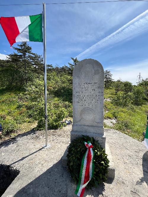 Il monumento ai caduti del 65° Reggimento di fanteria della Brigata Valtellina, successivamente denominata Trieste, nella battaglia del 4 settembre 1917.