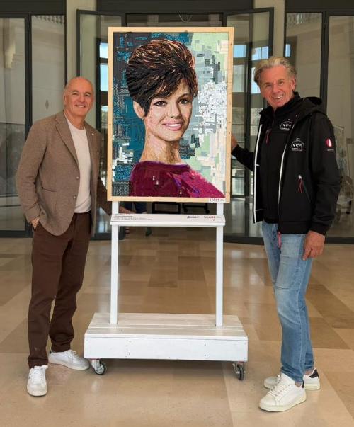 L'assessore Scoccimarro a Bari alla mostra "Scart - Sguardi sul cinema", con il curatore dell'esposizione Maurizio Giani.