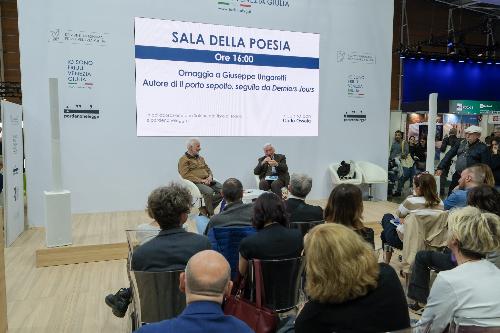 Uno degli eventi dedicati alla poesia nello stand della Regione 