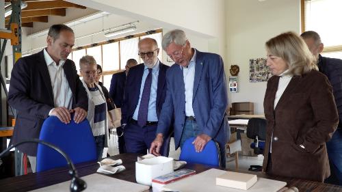 L’assessore regionale alla Salute, Riccardo Riccardi, durante la visita alla Fondazione Valentino Pontello a Majano