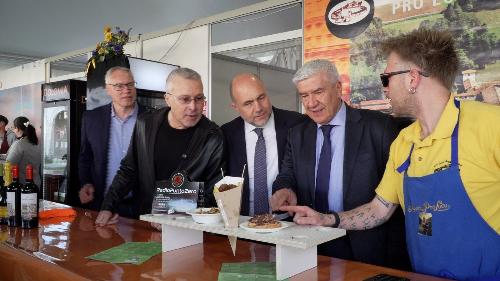 L'assessore regionale alle Attività produttive e turismo, Sergio Emidio Bini, all'inaugurazione di Sapori Pro Loco