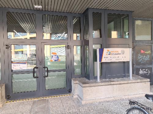 L'ingresso della nuova sede dell'Agenzia delle Entrate al Valle Center di Pordenone